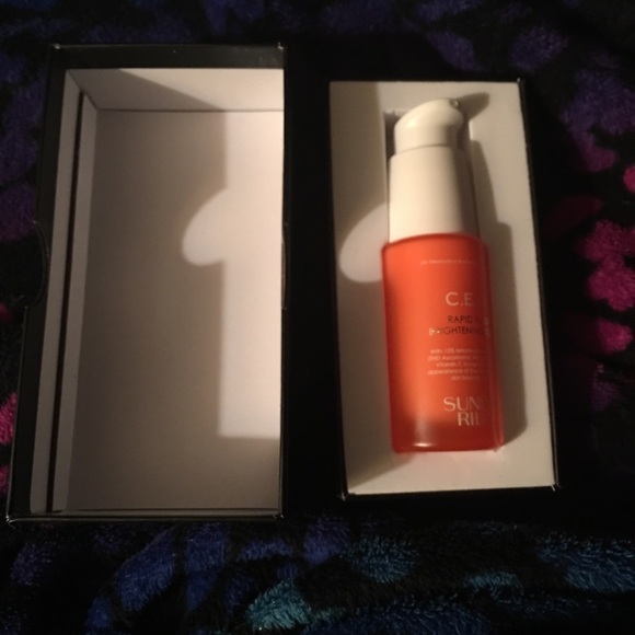 Sunday Riley C.E.O. Rapid Flash Brightening Serum - Picture 2 of 5